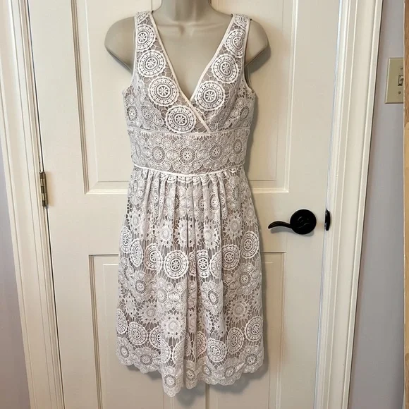 Adrianna Papell | Dresses | Adrienne Pappel White Lace Dress In Small |  Poshmark